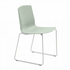 Duurzame kantinestoel Mara met sledeframe